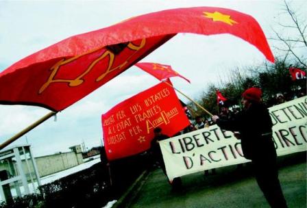 Le 26 février 2005, manifestation de soutien à Jean-Marc Rouillan devant la prison de Lannemezan (Hautes-Pyrénées)